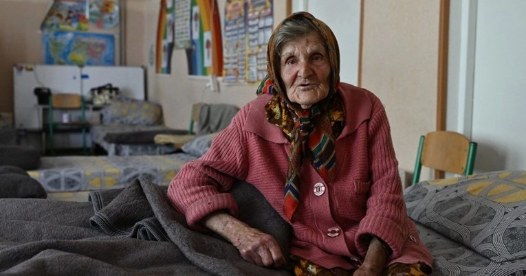 Ukrajinka Lidija (98) pješačila 10 kilometara da bi pobjegla s okupiranog teritorija